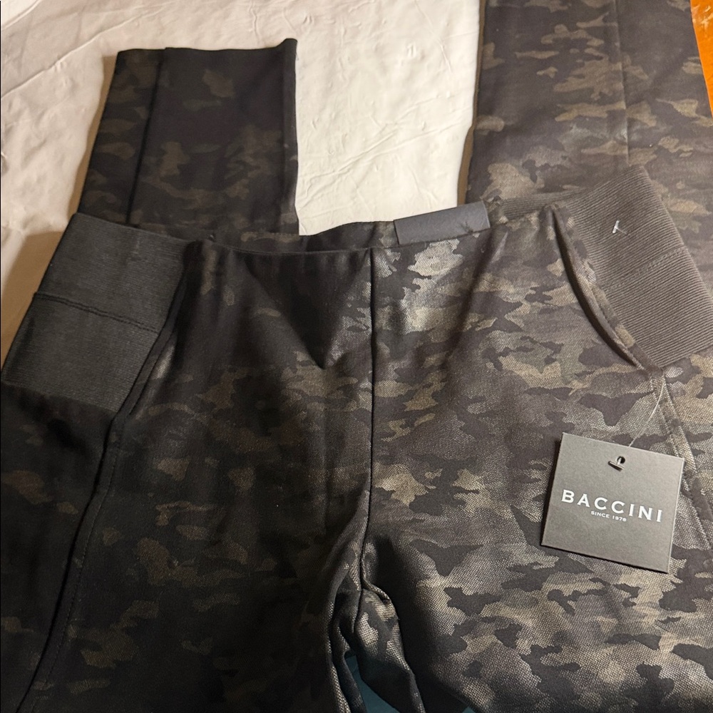 Baccini Camo Print Leggings - Dark Olive/Black